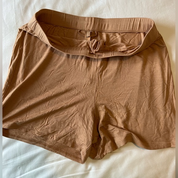 SKIMS Heathered Short Pajamas | Colour: Ochre | Size: M - Picture 4 of 6